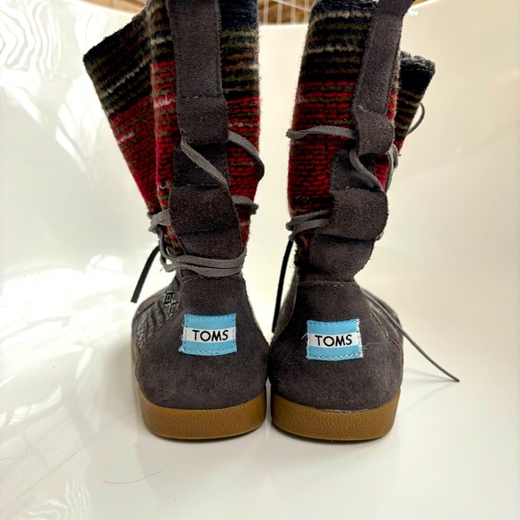 TOMS Boots Womens 7  Multicolor Leather Faux Fur Pull On Casual Excellent Cond. - Picture 4 of 11